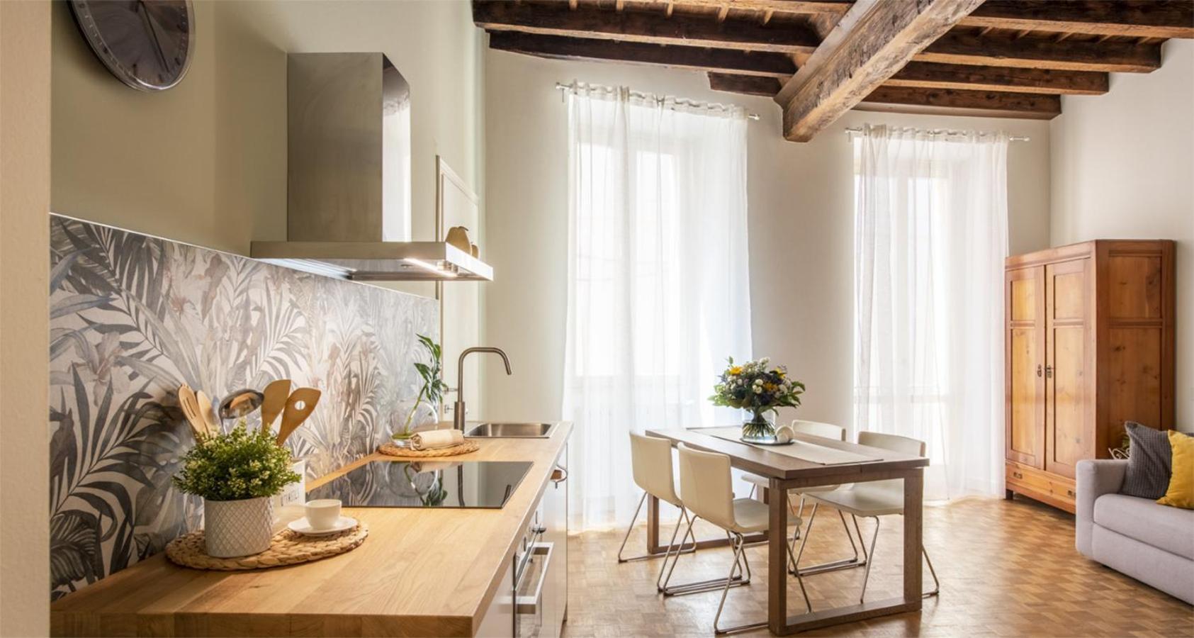 Charming Joivy Flat Next To Duomo Di Комо Екстер'єр фото